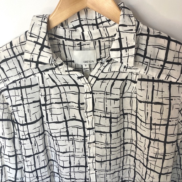 NWOT Greylin Chiffon Blouse - Picture 3 of 4
